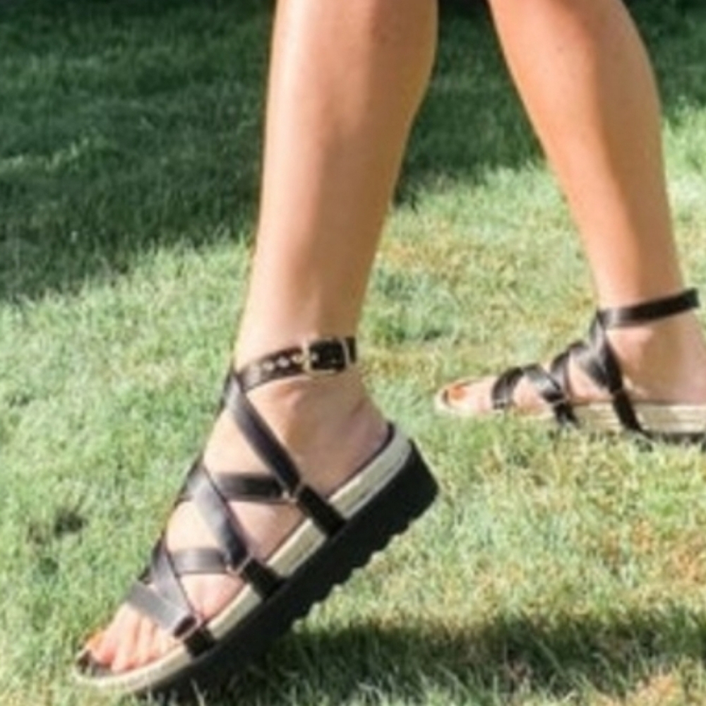 NWT CAVERLEY CHASE Strap Platform Sandal